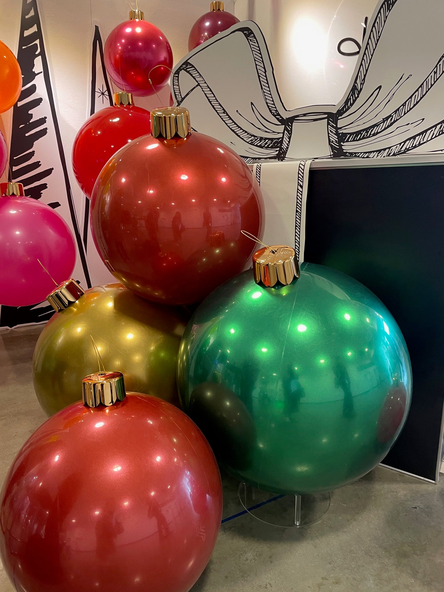 Vintage Gold Holiball (18 and 30 inch available)